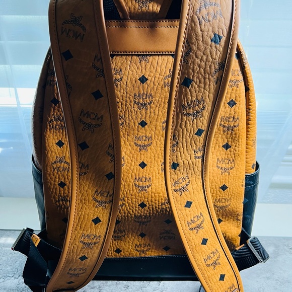 MCM Large Tricolor Backpack - Picture 2 of 10